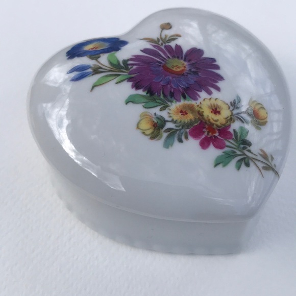 Liette International Heart Shaped Box - Picture 4 of 8